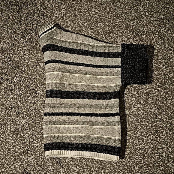 Pink Lily Striped Oversized Sweater sz small - Picture 5 of 5